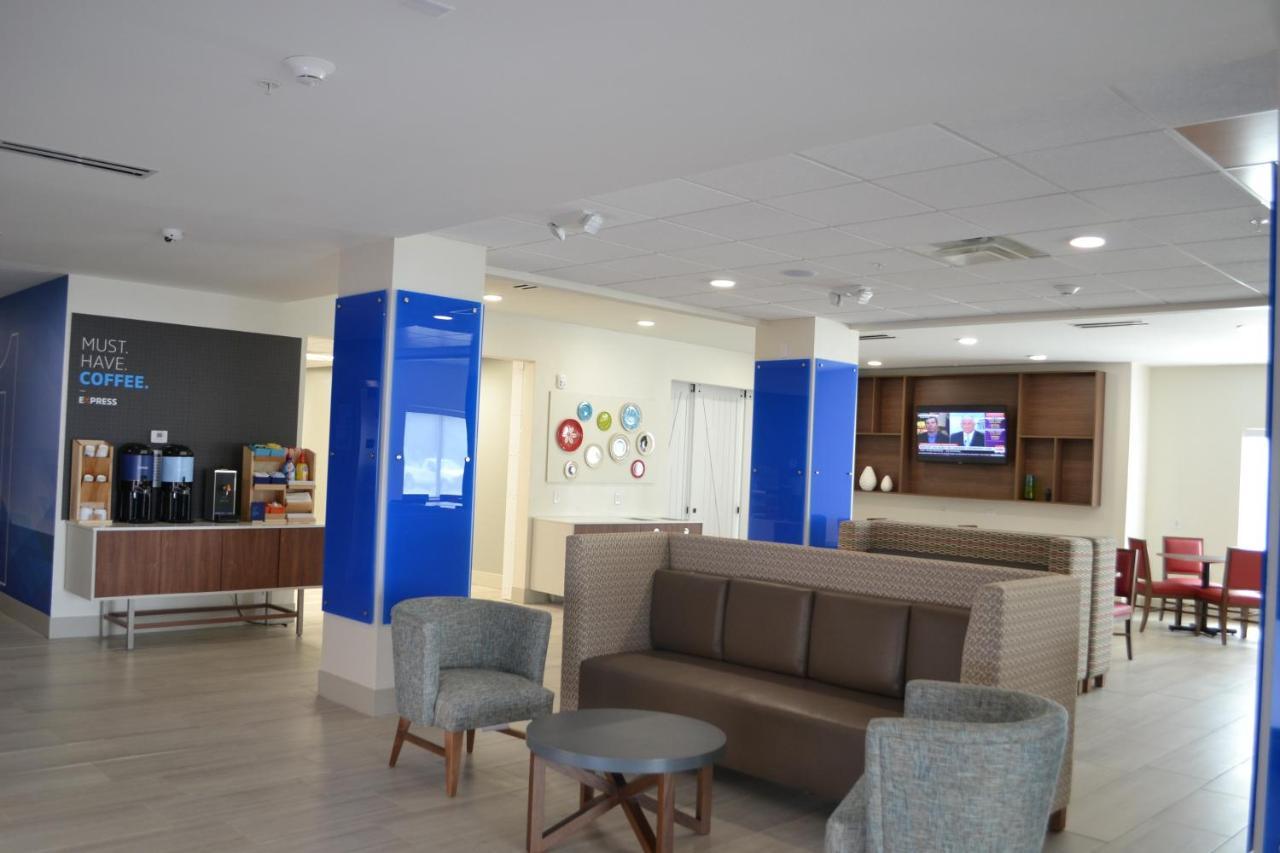 Holiday Inn Express Tallahassee-University Central By Ihg Екстериор снимка