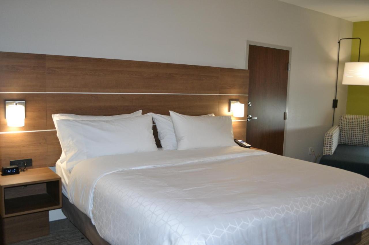 Holiday Inn Express Tallahassee-University Central By Ihg Екстериор снимка